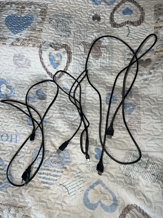 Продам PlayStation 4 (1 терабайт памʼяті  + ігри)
