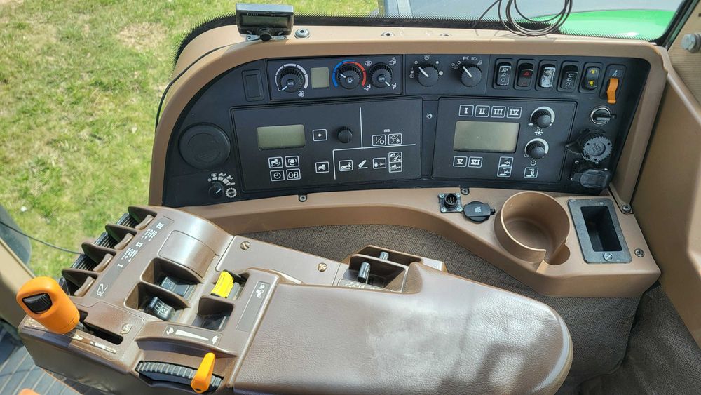 Ciągnik John Deere 8430