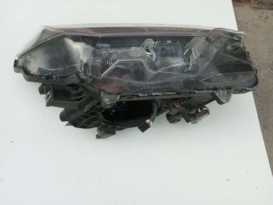 Оригінал фара права, рав4