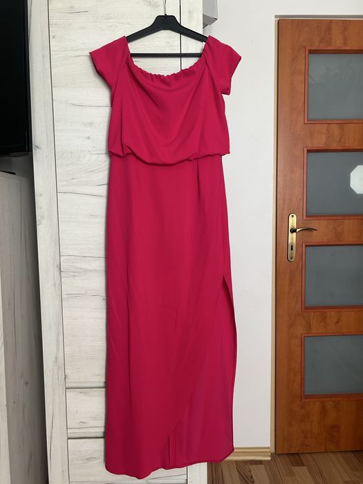 Piękna fuksjowa sukienka