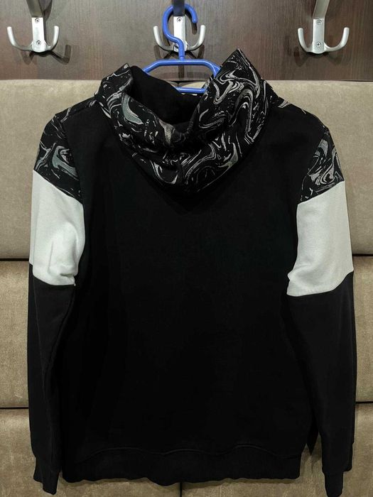 Bluza z kapturem chłopięca czarna C&A rozmiar 158/164