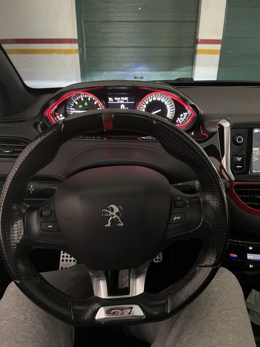 Peugeot 208 gti