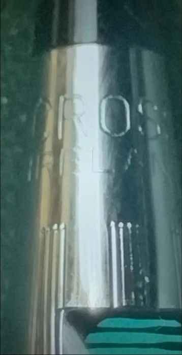 Esferográfica Cross 3502 Chrome Ballpoint
Com logótipo.
Magnifica esc