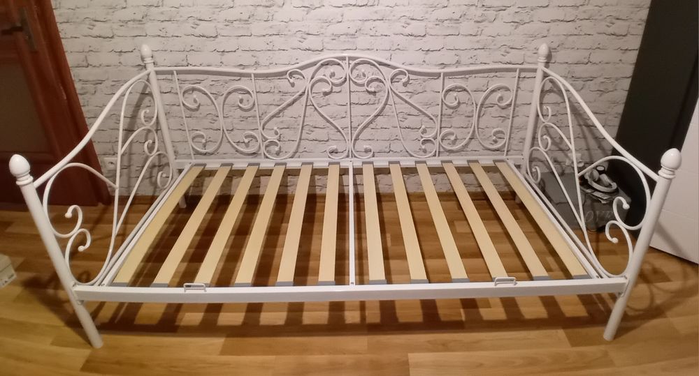 Łózko  90x200, rama metalowa