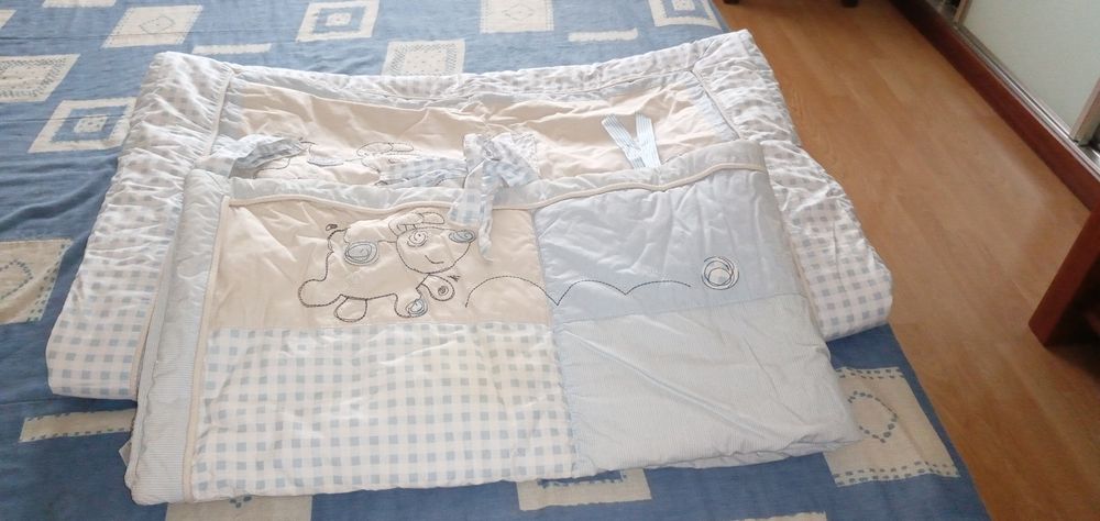 Edredom e resguardo berco menino como novo