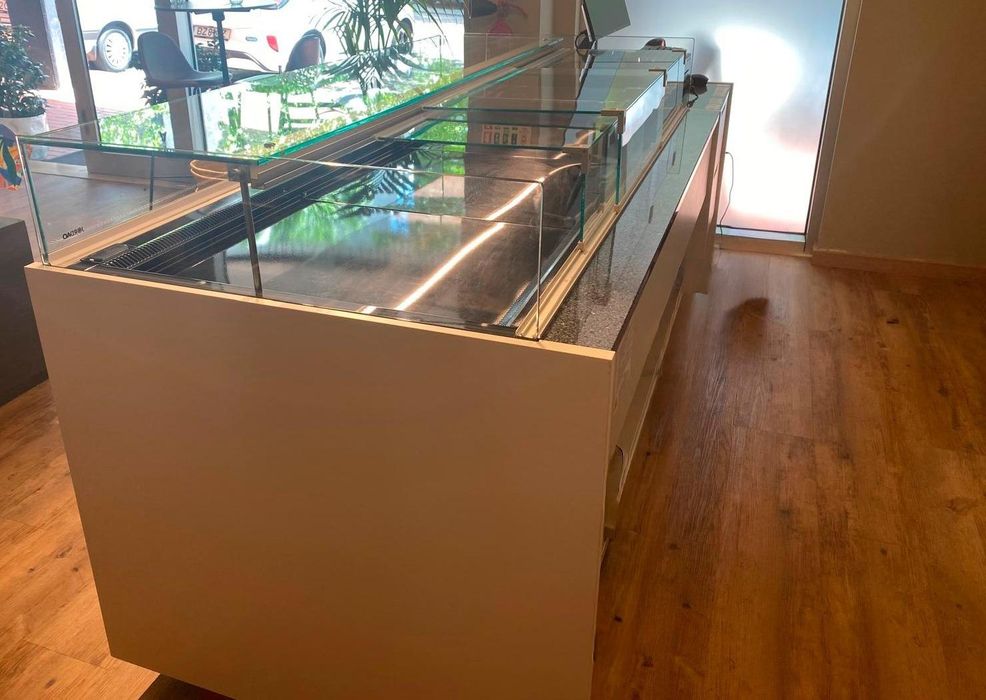 Vitrine de chocolates/sobremesas