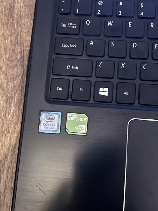 Laptop Acer Aspire E5-575G