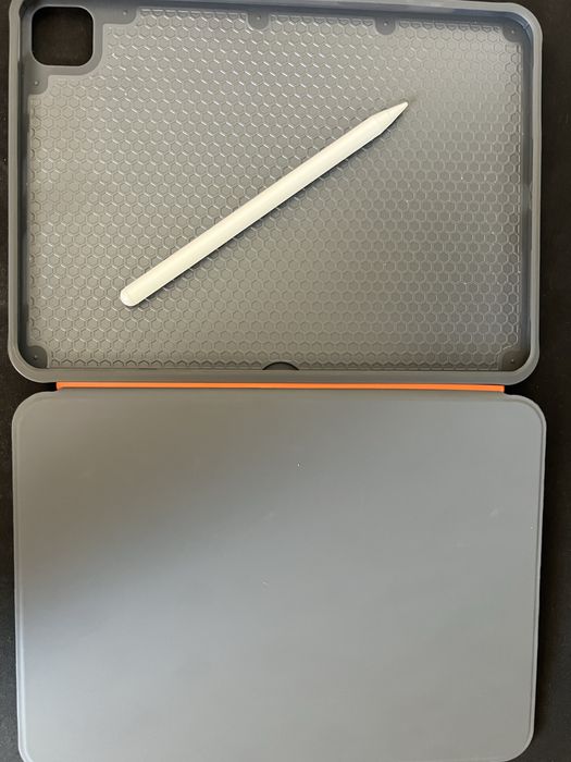 Capa teclado para ipad air M1+ caneta.