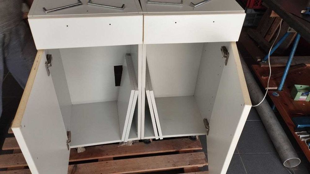 Móveis Bosch usados para cozinha/laboratório em bom estado