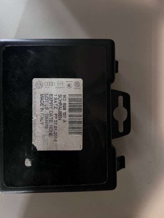 Комплект болтів-секреток з ключем VAG