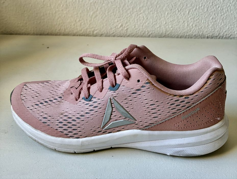 Tenis Reebok cor Rosa