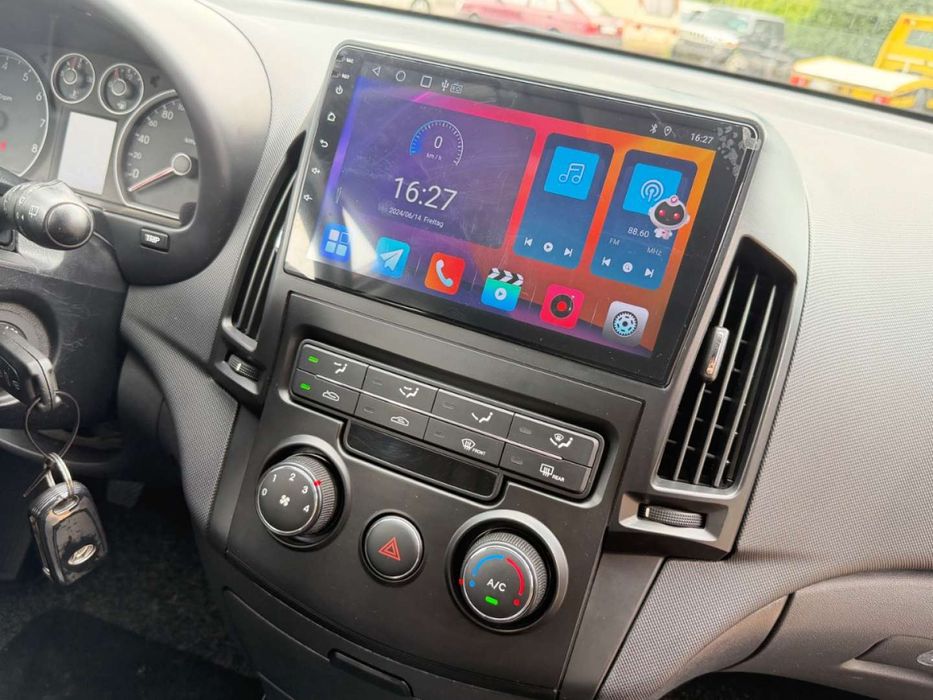 LIFT • 1.4 109KM • Klima • 5d HB! • Tablet - GPS, bluetooth!
