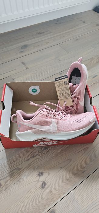 Buty damskie Nike Pegasus Trial 5. Nowe. Rozm.42.
