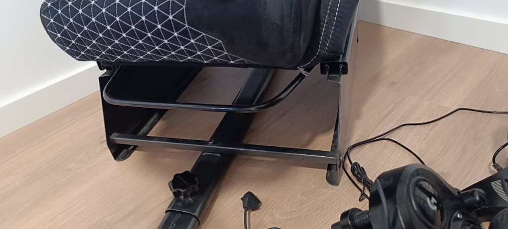 PLAYSEAT Project Cars+Volante+Pedais+Caixa de Velocidades LOGITECH