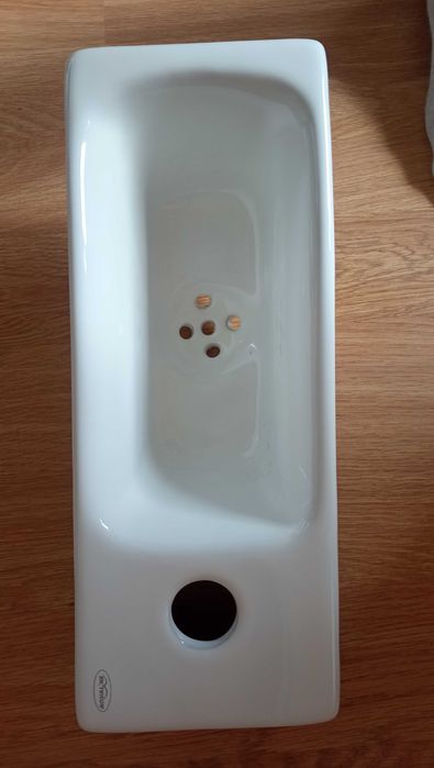 Elegancki WC Kompakt z wbudowaną małą umywalką marki Aqualine 2 in 1