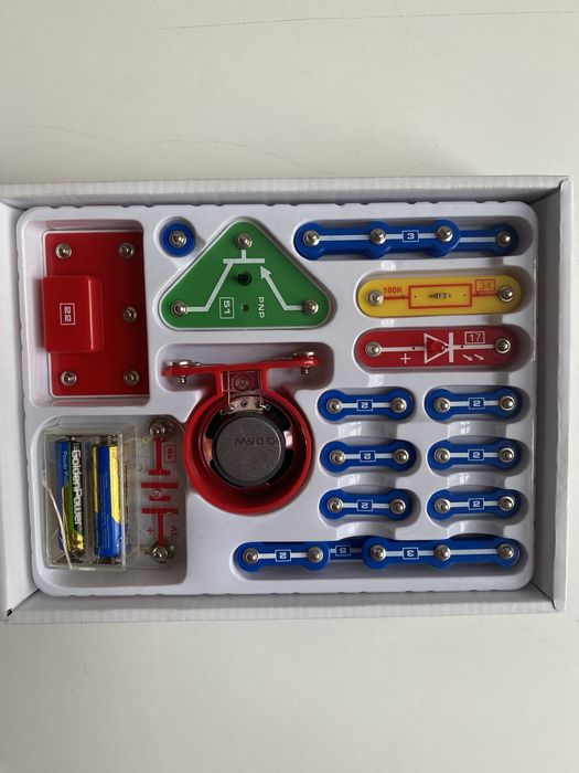 Електронний конструктор Знаток