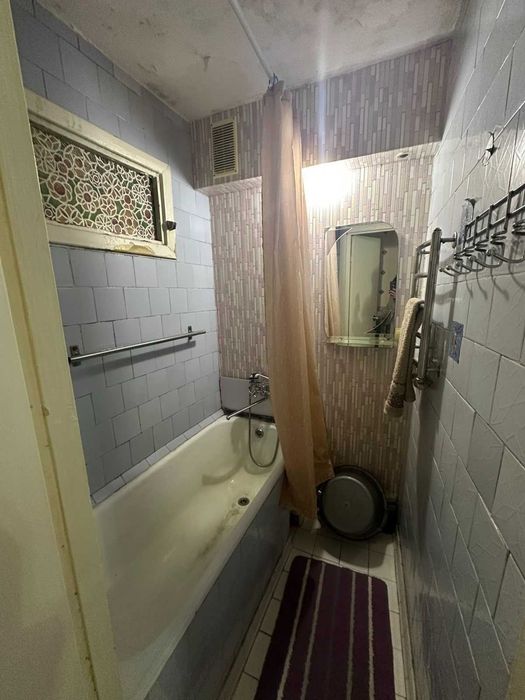 Продаж трикімнатної квартири з автономкою