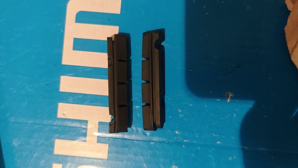 Shimano wsuwki szosowe, szczęki, hamulec R55C4 do karbonu