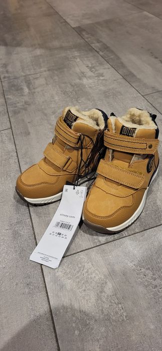 Nowe zimowe karmelowe buty Sinsay 27