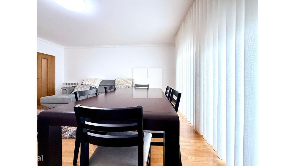 Apartamento T3 c/ Terraço e Garagem