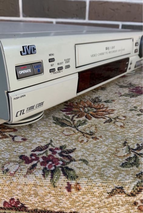 Профессиональный видеомагнитофон