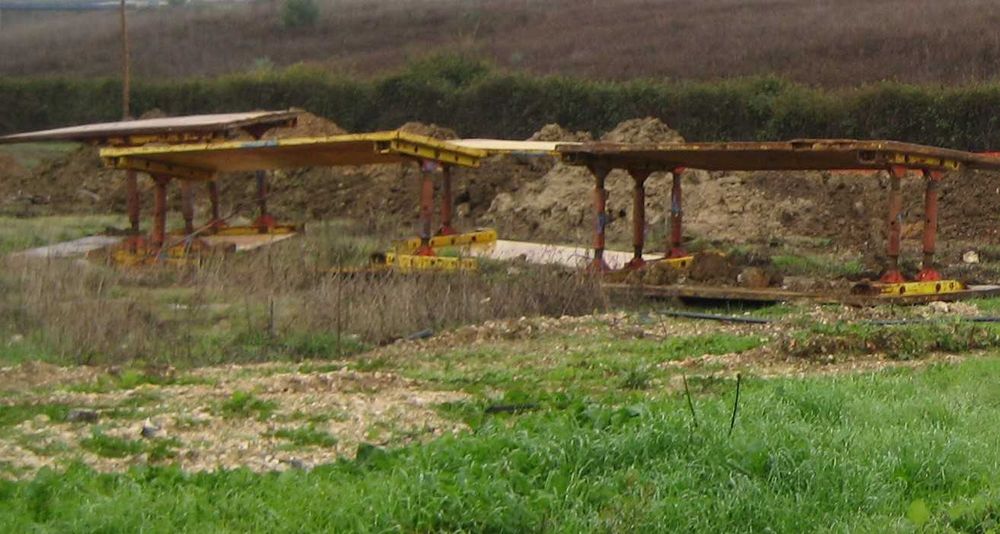 Contenção periférica metálica para entivação de valas KRINGSVERBAU