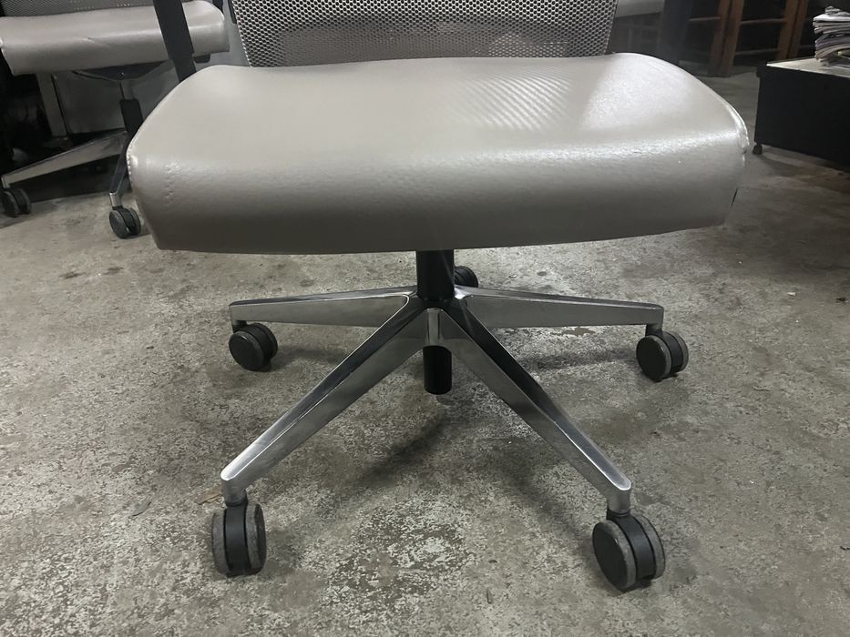 Cadeiras de Escritorio cinza com pes em inox STEELCASE