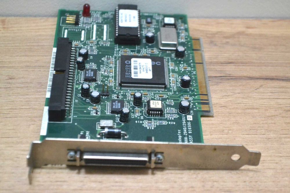kontroler SCSI ADAPTEC 2940 idealny stan w pudełku płyta CD instrukcja