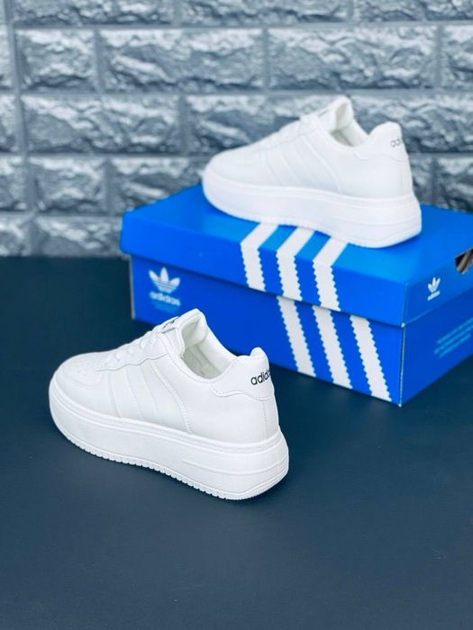 Новые кроссовки Adidas/ кожаные кросовки адидас/женские adidas белые