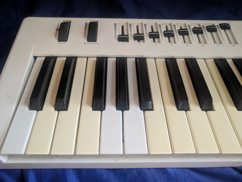 Міді клавіатура Miditech i2 Control-61
