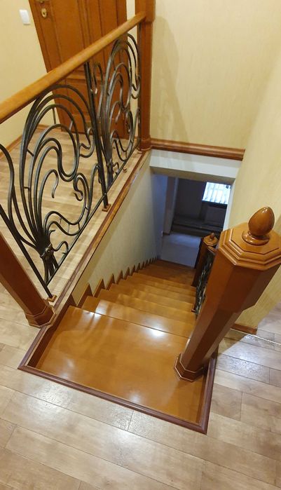 Продам два дома в одном  дворе 12соток Салтовка посёлок Кирова