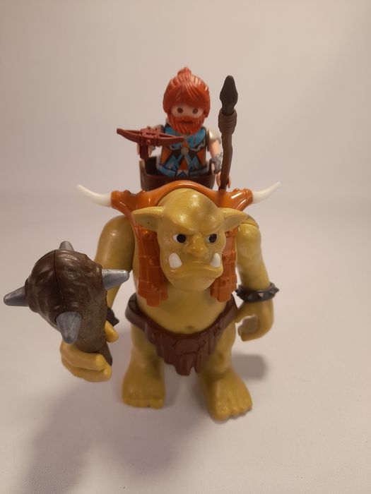 Trol playmobile e soldado