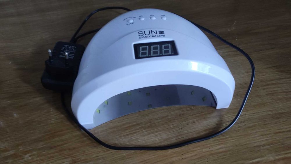 Лампы и вытяжка (без мешка) для маникюра