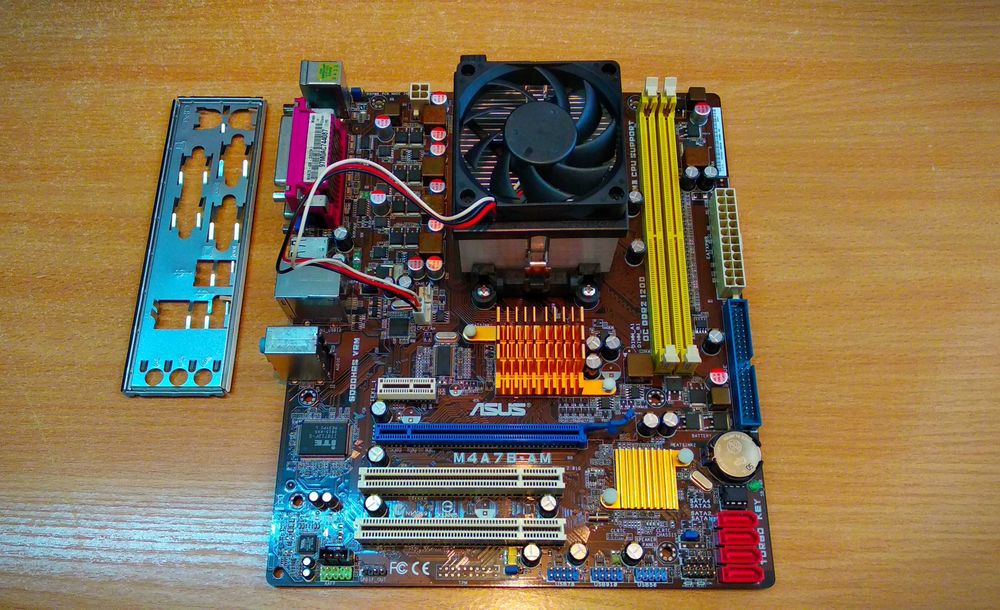 Материнська плата sAM3 Asus M4A78-AM + процесор + охолодження