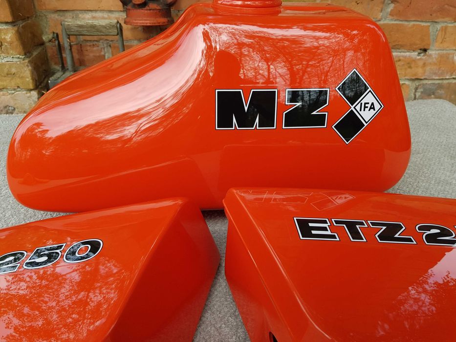 MZ ETZ części zbiornik boczki shl awo wfm romet simson