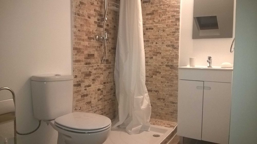 Quarto Estudio (Sala e WC Privativos) Metro Linha Azul