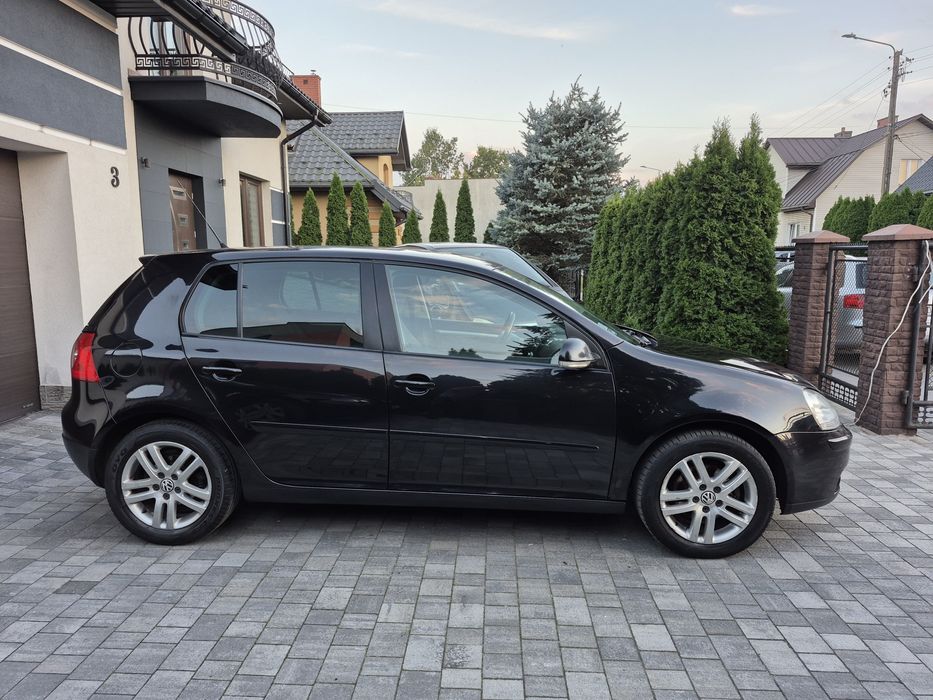 Vw Golf V 1.6 102KM MPI 8v  Benzyna Klima 8xPoduszka Esp Alufelgi