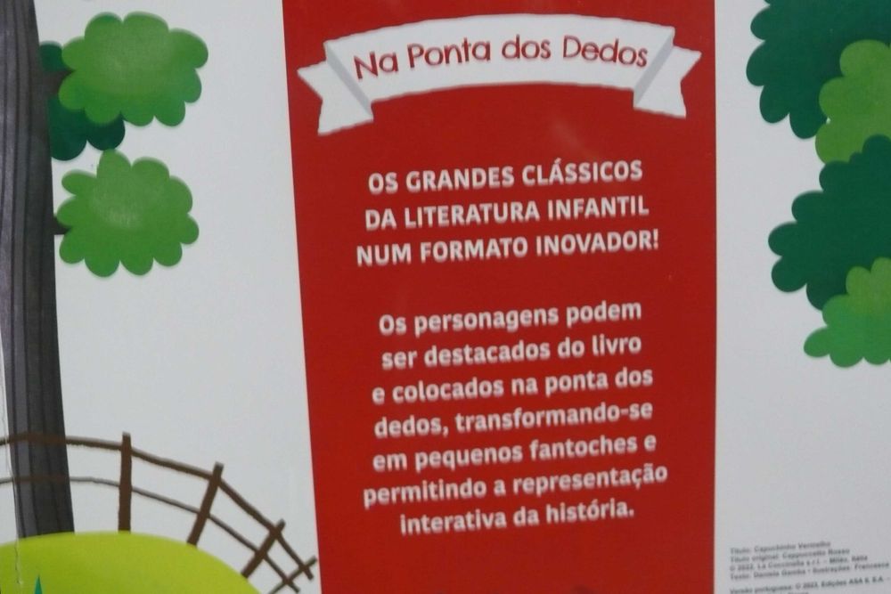 Livro Na Ponta dos Dedos - Capuchinho Vermelho
