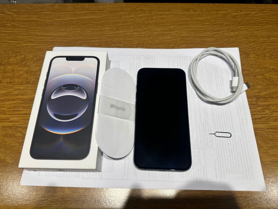 Apple iPhone 16e 128 GB – Czarny – jak nowy