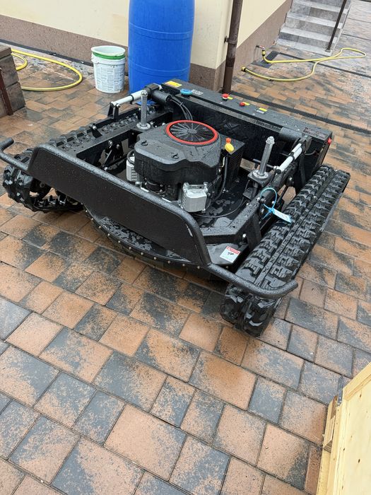 Дистанційна гусенична бензинова косарка L NO-900D, 27 к.с., Loncin 764cc, захват 900 мм