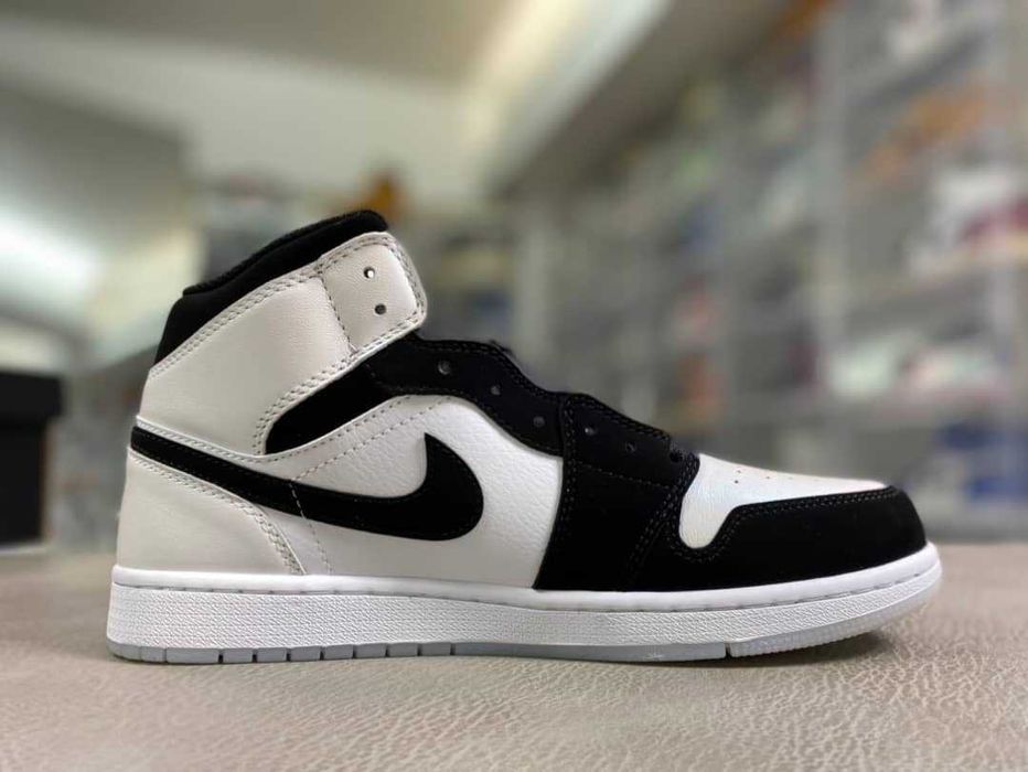 Nike Air Jordan 1 Mid Diamond