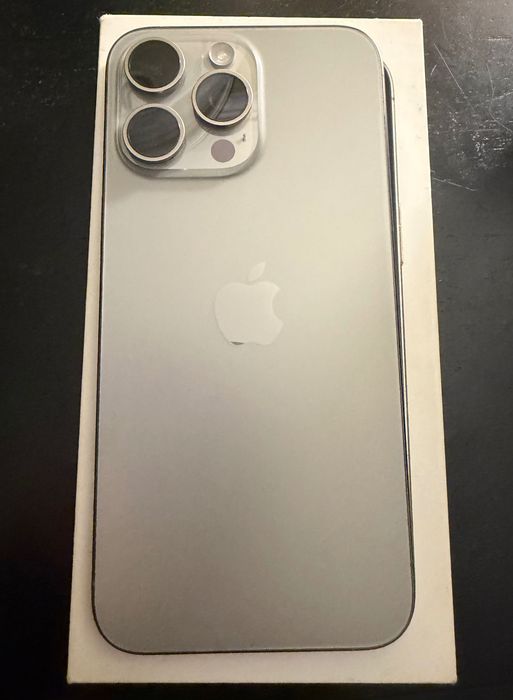 iPhone 15 Pro Max * Como Novo