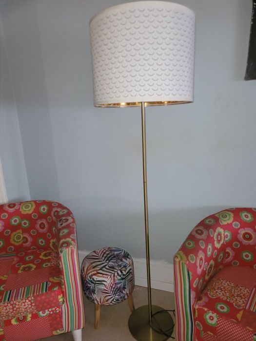 candeeiro de pé branco