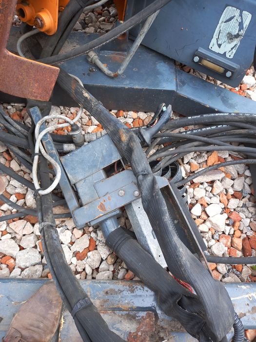 Rozdzielacz hydrauliczny że sterowaniem joystick cały kompletny