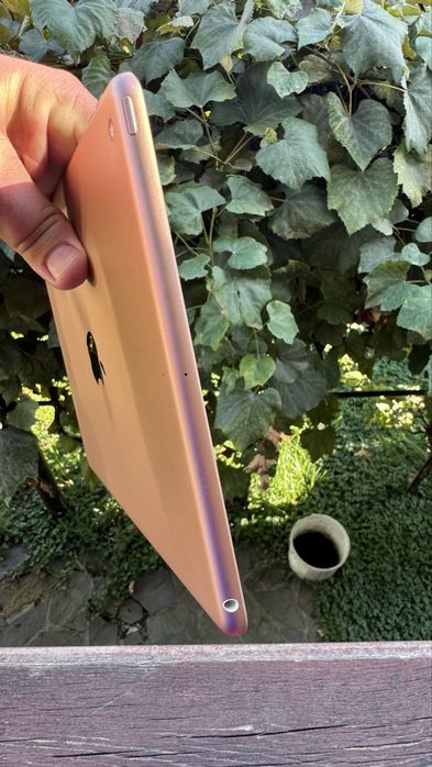 Планшет iPad Gold 8 покоління 2020 p 10.2 діагональ екрану WiFi 32gb
