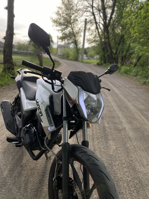 Мотоцикл Loncin cr1s 200