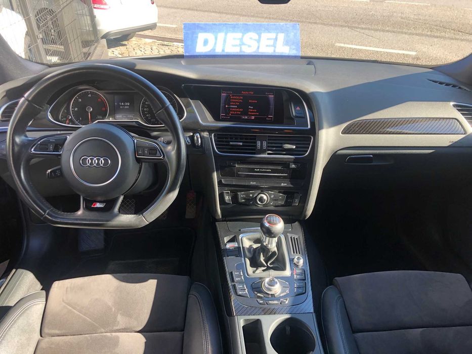 Audi A4 Avant 2.0 TDI S-LINE LOOK RS4