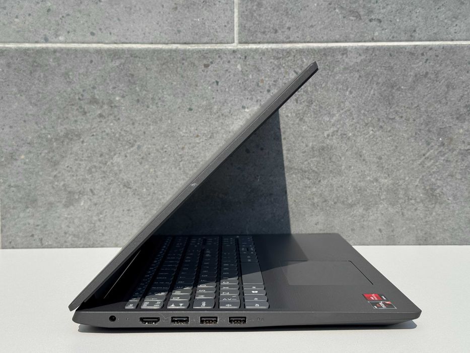 Ноутбук Lenovo V15-ADA/Ryzen 5 3500U/8Gb DDR4/256Gb/15.6" IPS/Гарантія
