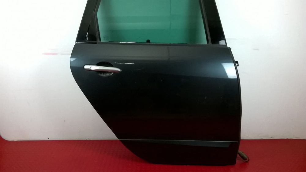 Porta Trás Direita 821001572R - RENAULT SCÉNIC III