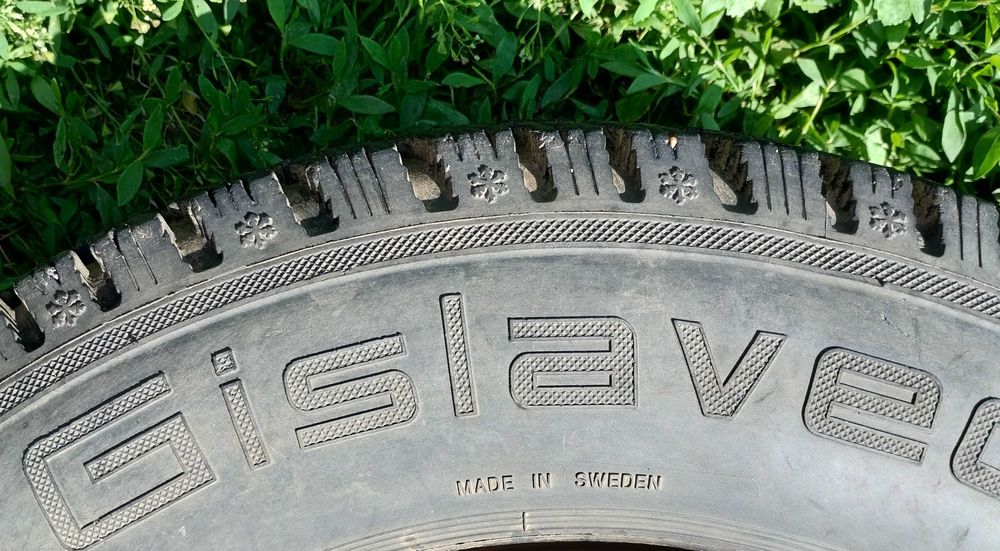 Резина скати покришки автошини на дисках мерседес-123 R14